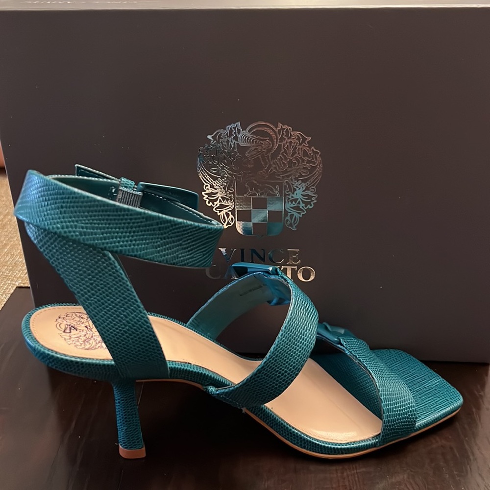 Vince Camuto Heels - Picture 3 of 7